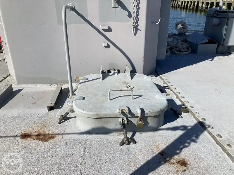Kapal pendarat, tank untuk dijual