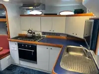 Kapal penelitian untuk dijual