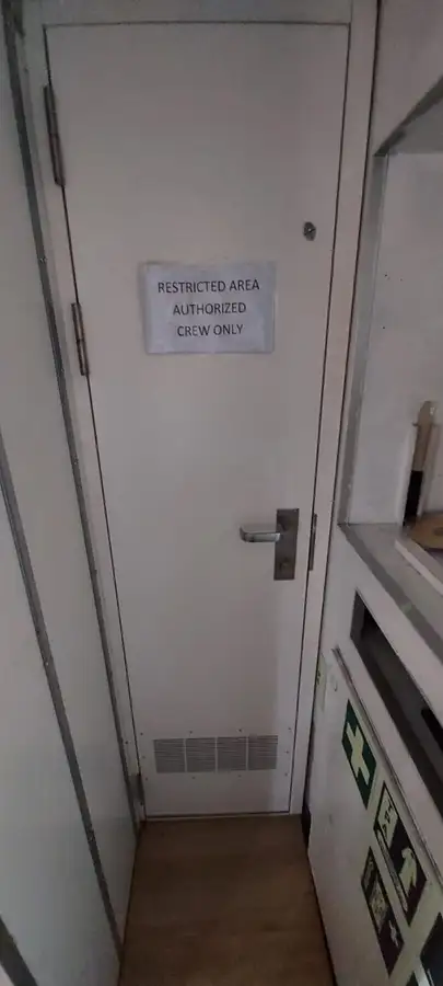 Kapal kru untuk dijual