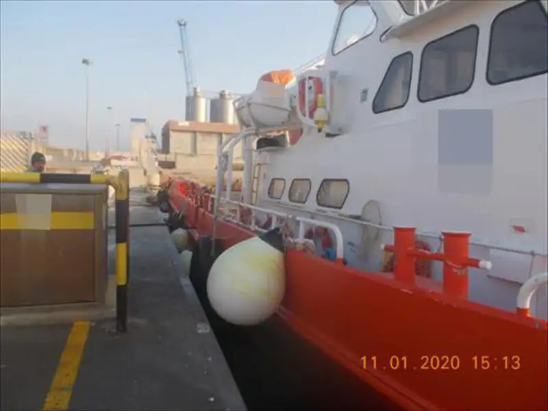 Kapal kru untuk dijual