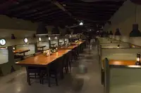Kapal restoran untuk dijual