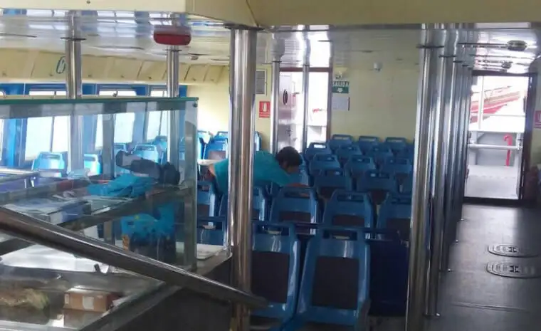 Kapal feri untuk dijual