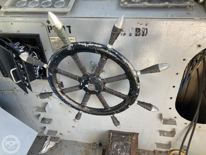 Kapal pendarat, tank untuk dijual