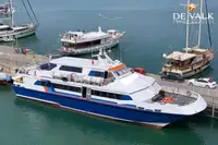 Katamaran untuk dijual