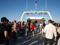 Kapal feri untuk dijual