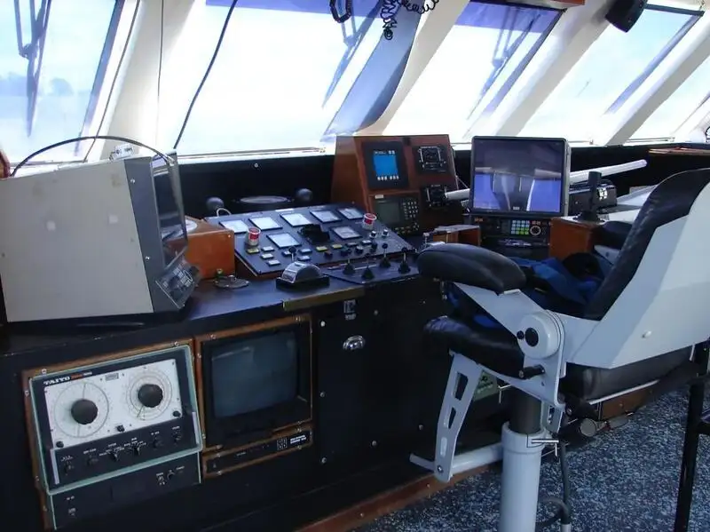 Kapal penelitian untuk dijual