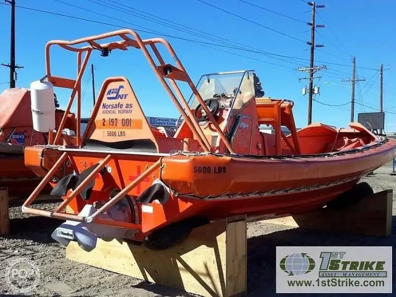 Kapal penyelamat untuk dijual