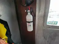 Sekoci penyelamat untuk dijual