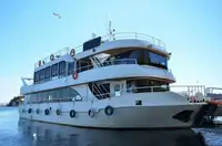 Kapal restoran dijual