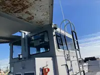 Kapal pendarat, tank untuk dijual