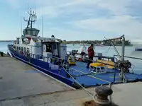 Kapal kru untuk dijual
