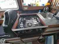 Sekoci penyelamat untuk dijual