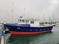 Kapal survei untuk dijual
