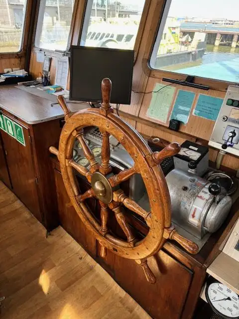 Kapal pengangkut barang curah untuk dijual