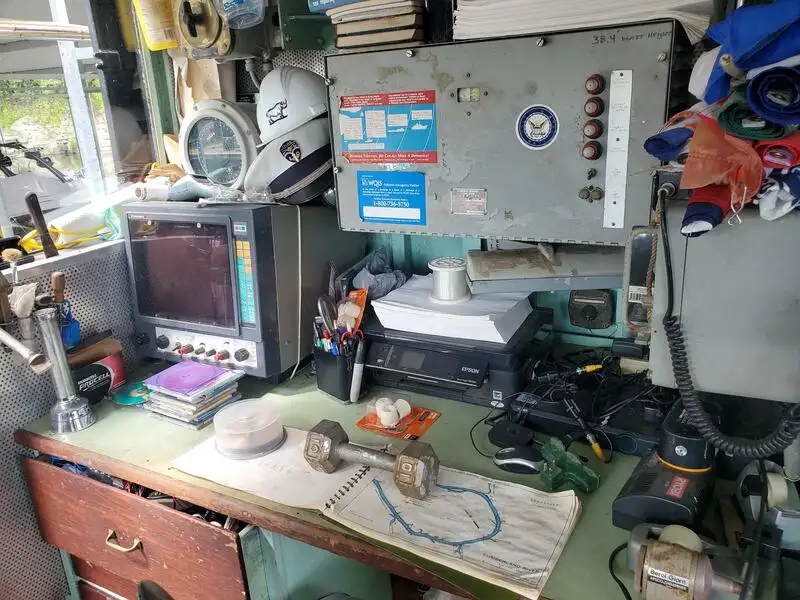 Kapal patroli untuk dijual