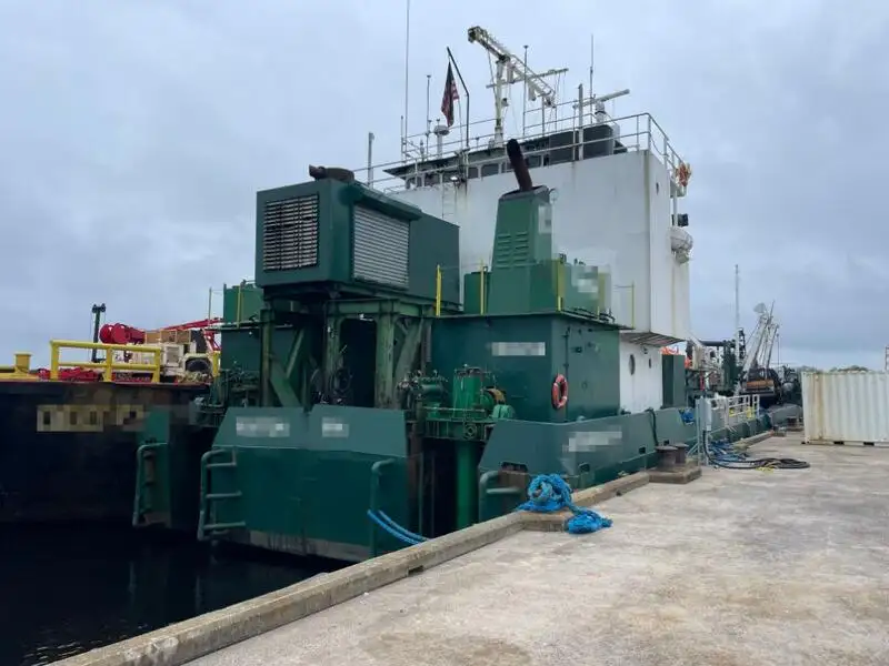 Kapal keruk untuk dijual