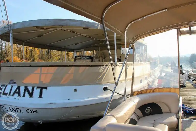 Kapal feri untuk dijual