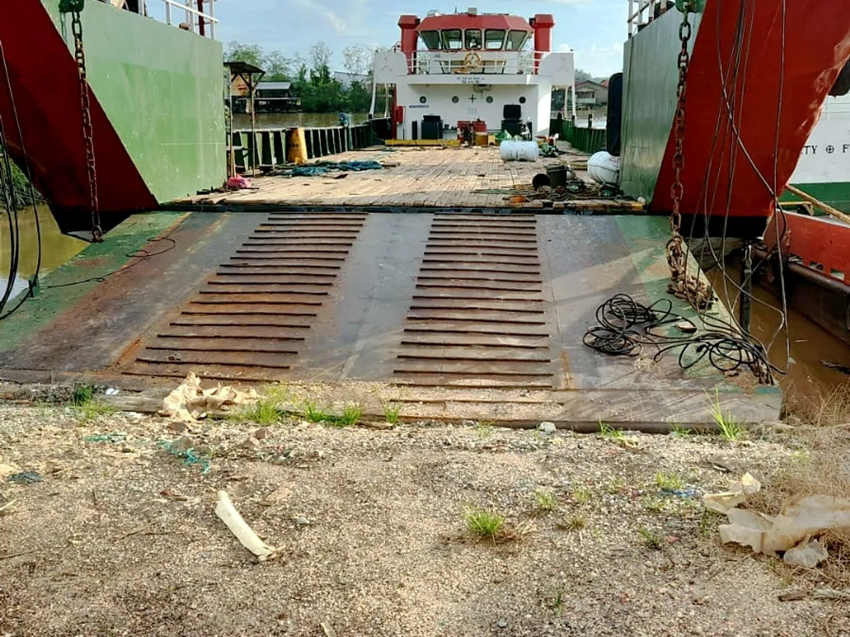 Kapal pendarat, tank untuk dijual