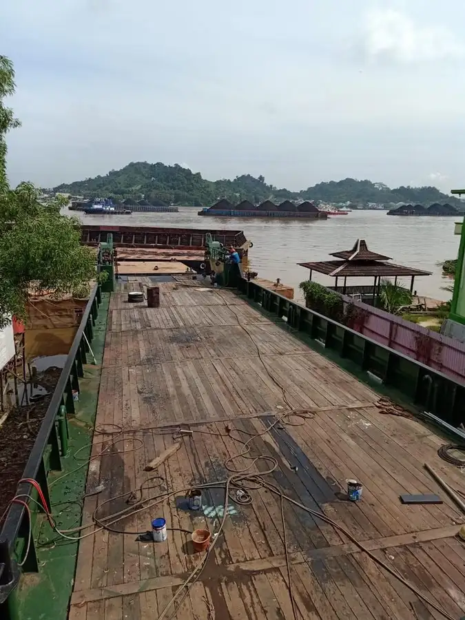 Kapal pendarat, tank untuk dijual