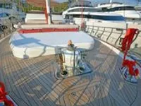 Yacht untuk dijual