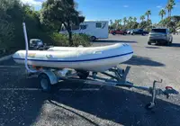 Kapal penelitian untuk dijual