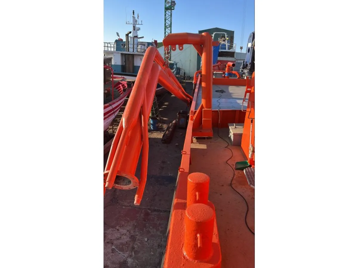Kapal keruk untuk dijual