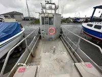 Kapal patroli untuk dijual