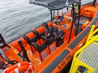 Perahu karet kaku untuk dijual