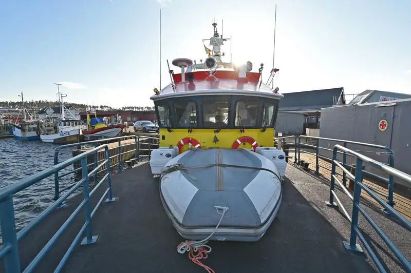 Kapal penyelamat untuk dijual