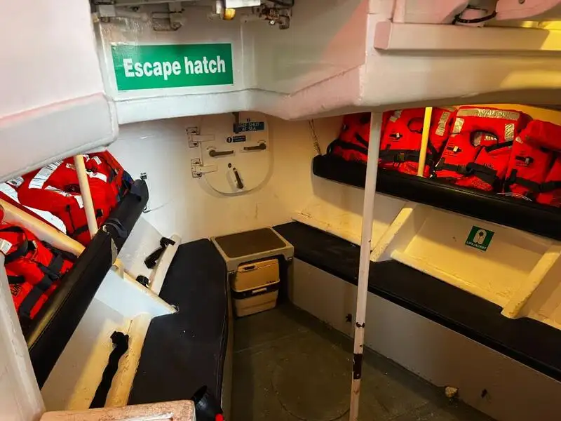 Kapal kru untuk dijual