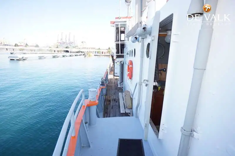 Kapal penelitian untuk dijual