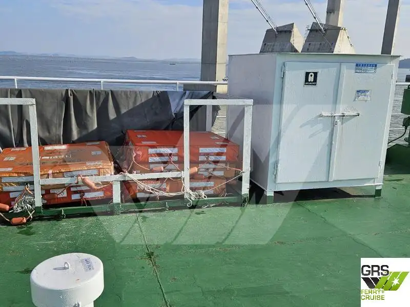 Kapal pendarat, tank untuk dijual