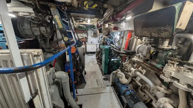 Kapal survei untuk dijual