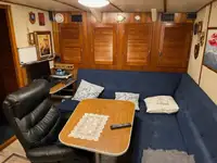 Kapal patroli untuk dijual