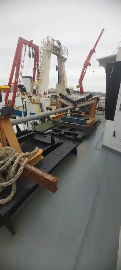 Kapal penelitian untuk dijual