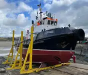 Kapal penarik dijual
