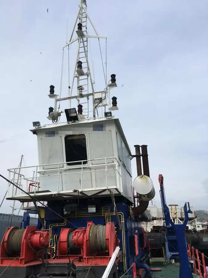 Kapal keruk untuk dijual