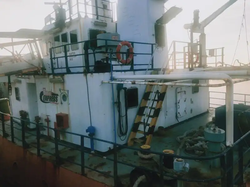 Kapal pendarat, tank untuk dijual