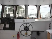 Kapal survei untuk dijual