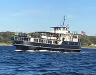 Kapal pesiar-feri untuk dijual