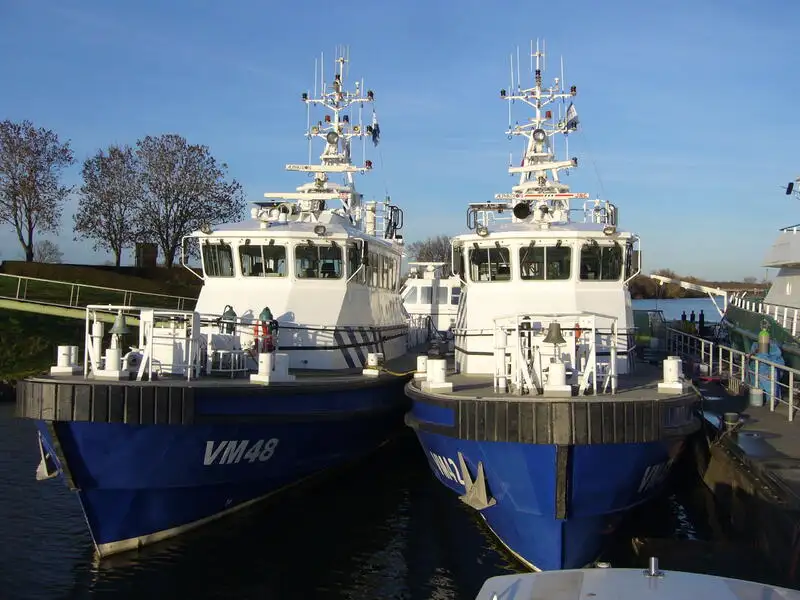 Kapal patroli untuk dijual