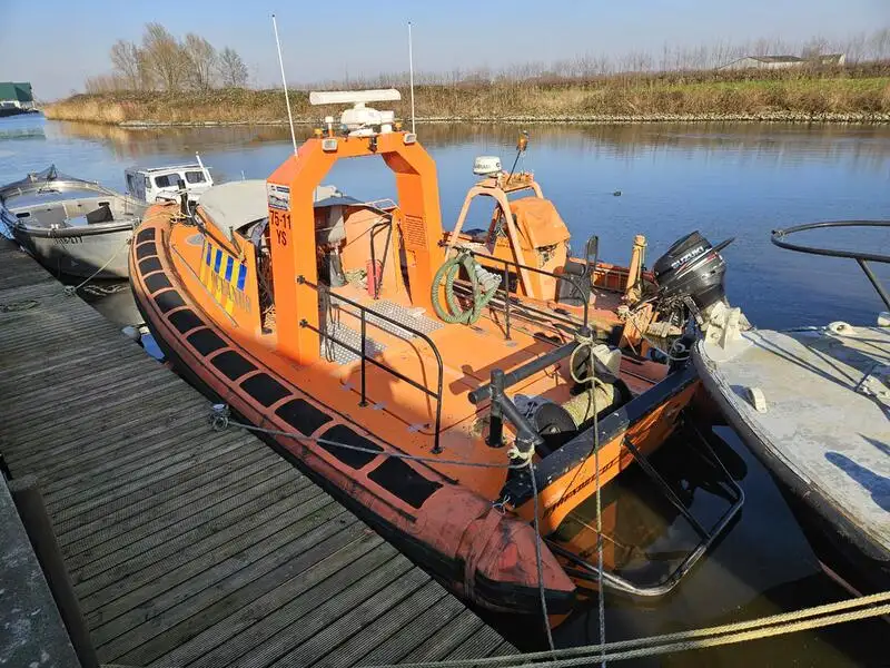 Perahu karet kaku untuk dijual