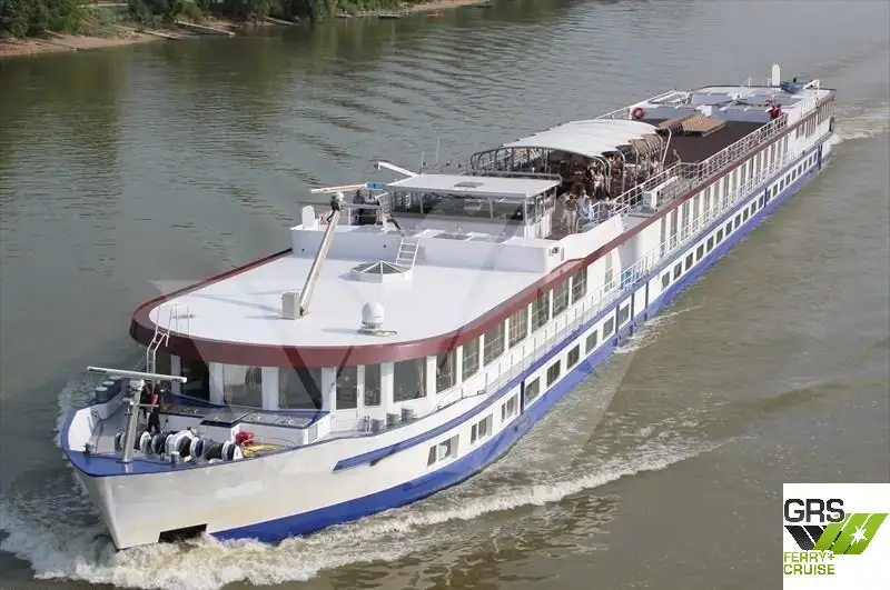 Kapal pesiar untuk dijual