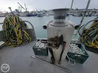 Sekoci penyelamat untuk dijual