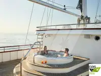 Kapal pesiar untuk dijual