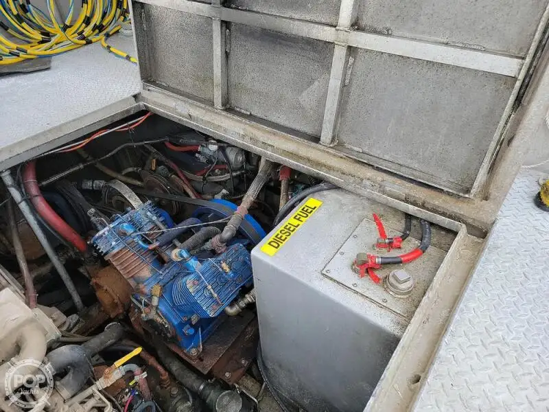 Sekoci penyelamat untuk dijual