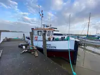 Kapal tunda untuk dijual