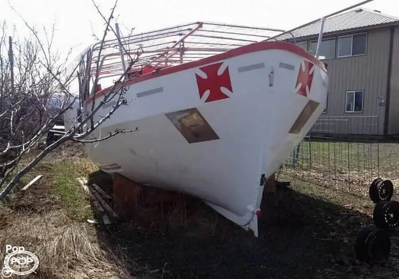 Sekoci penyelamat untuk dijual