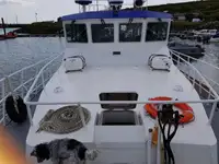 Kapal survei untuk dijual