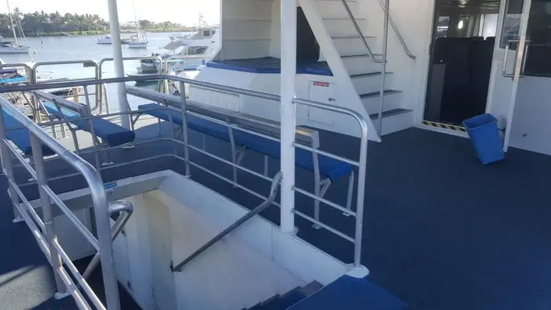 Kapal feri untuk dijual